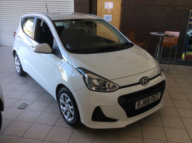 Hyundai i10 1.0 SE 5dr Hatchback Petrol White