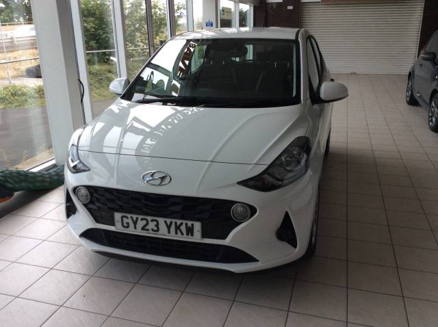 Hyundai i10 1.0 MPi SE 5dr Hatchback Petrol Pure White